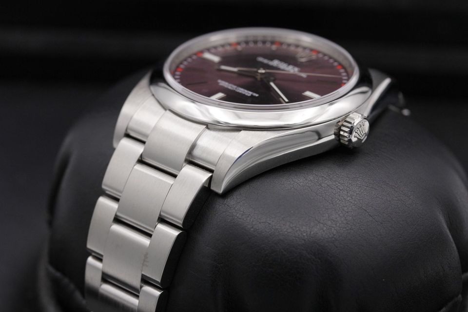 Rolex Oyster Perpetual 114300 Image 2